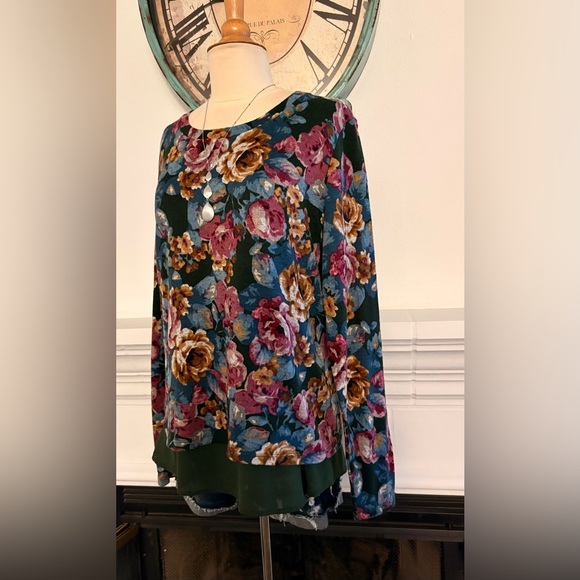 Bobeau Blue and Pink Floral Blouse - Picture 6 of 11